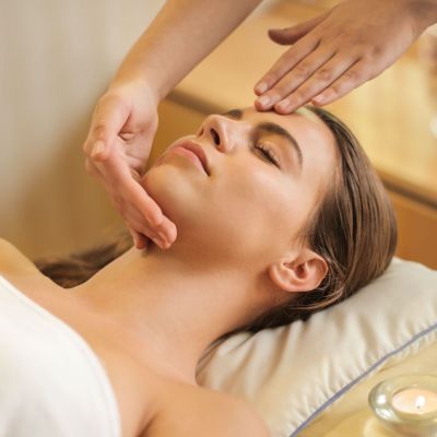 Relaxation crânienne + massage visage 30 min